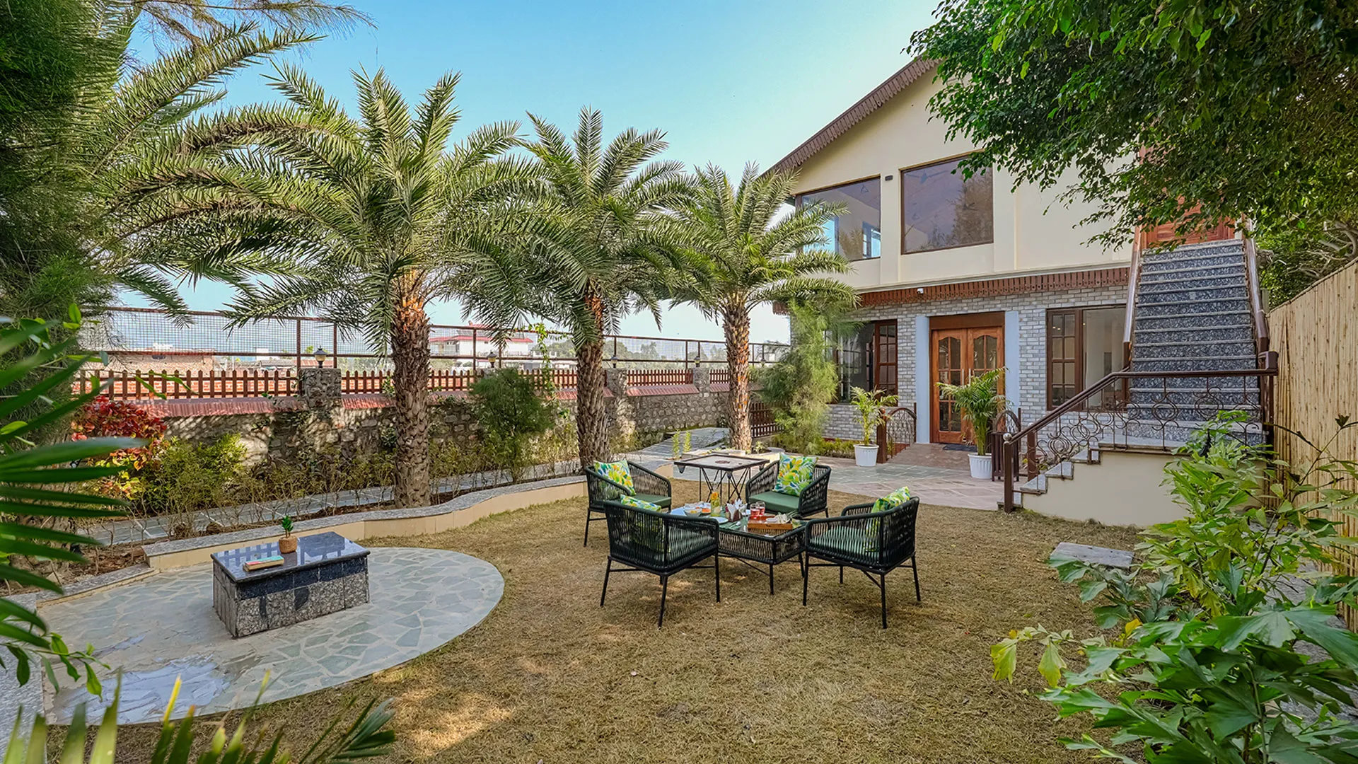 Manovan Resort exterior view